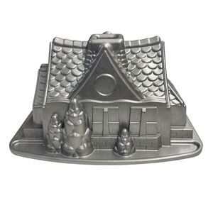 Nordic Ware Gingerbread House Holiday Christmas Cake Pan Aluminum 9 cup